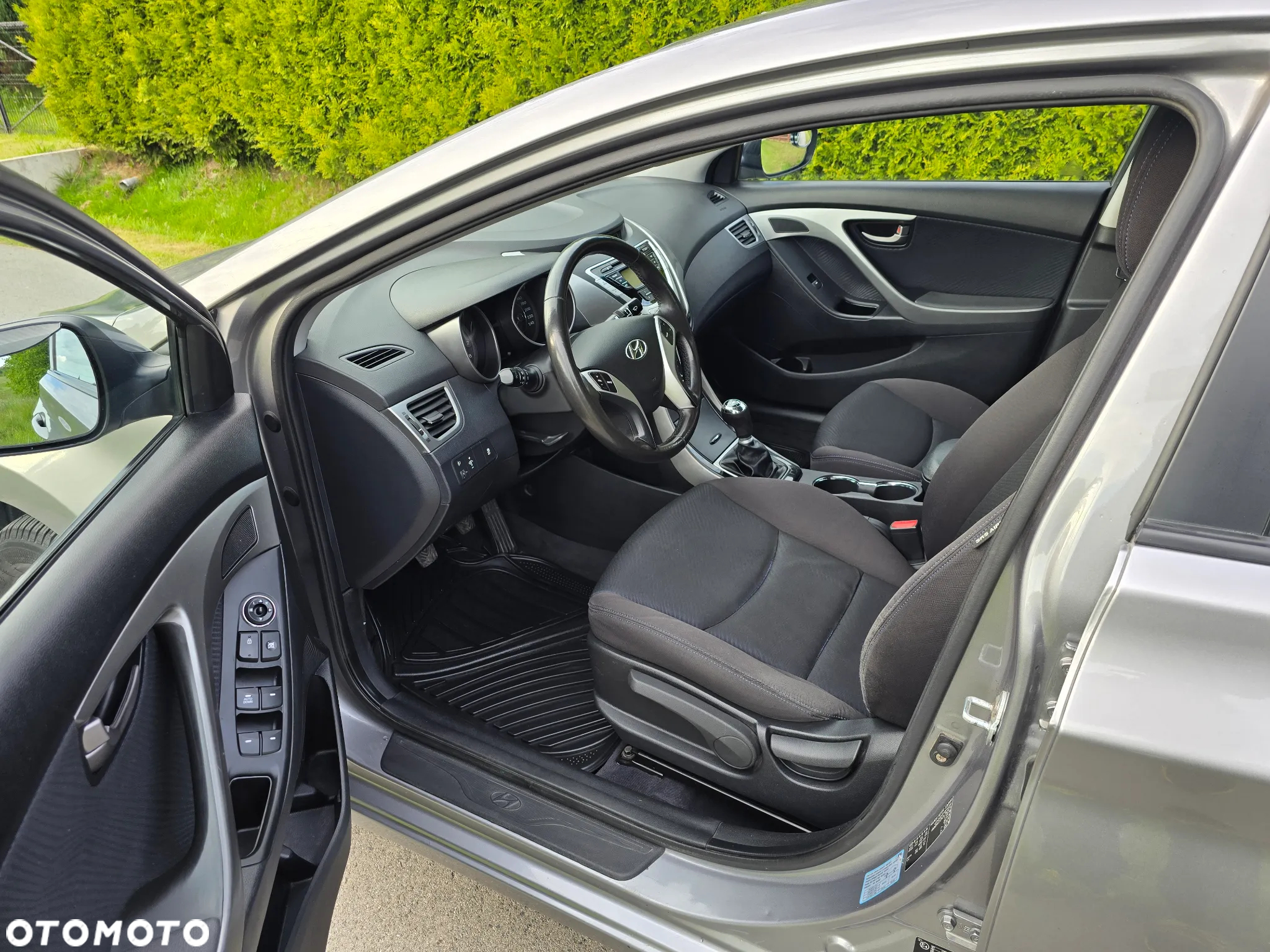 Hyundai Elantra 1.6 Comfort - 18