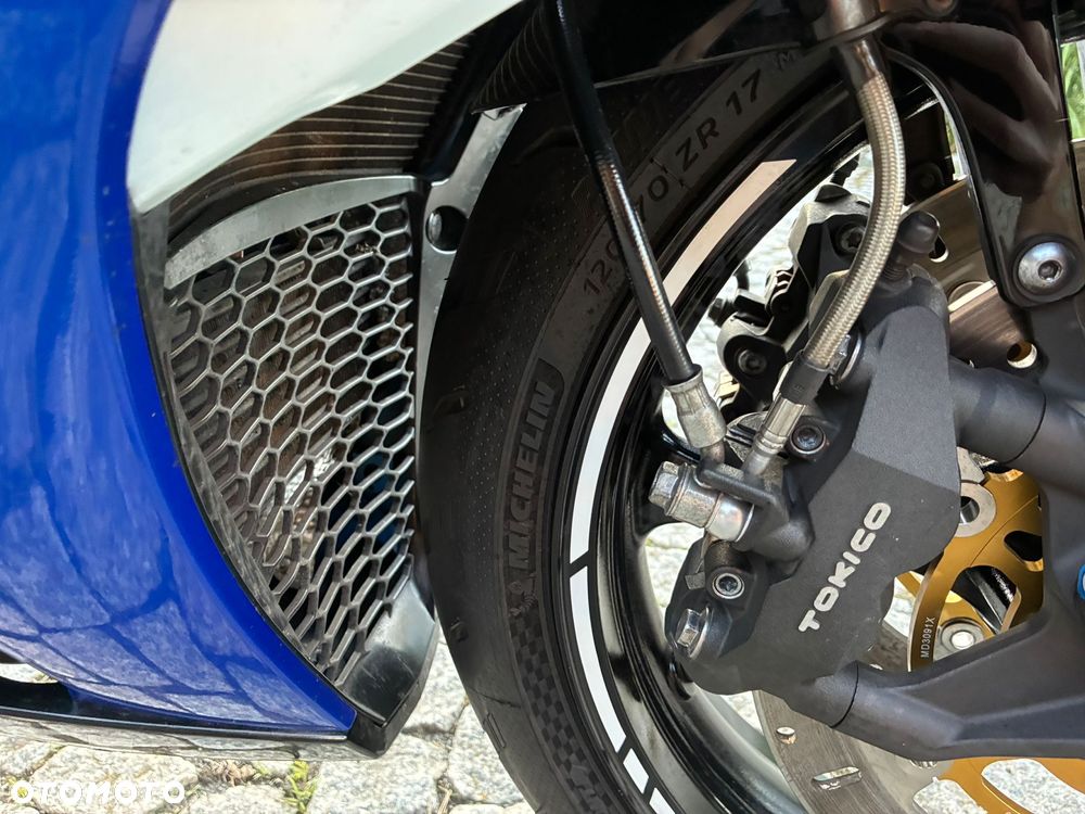 Suzuki GSX-R - 35