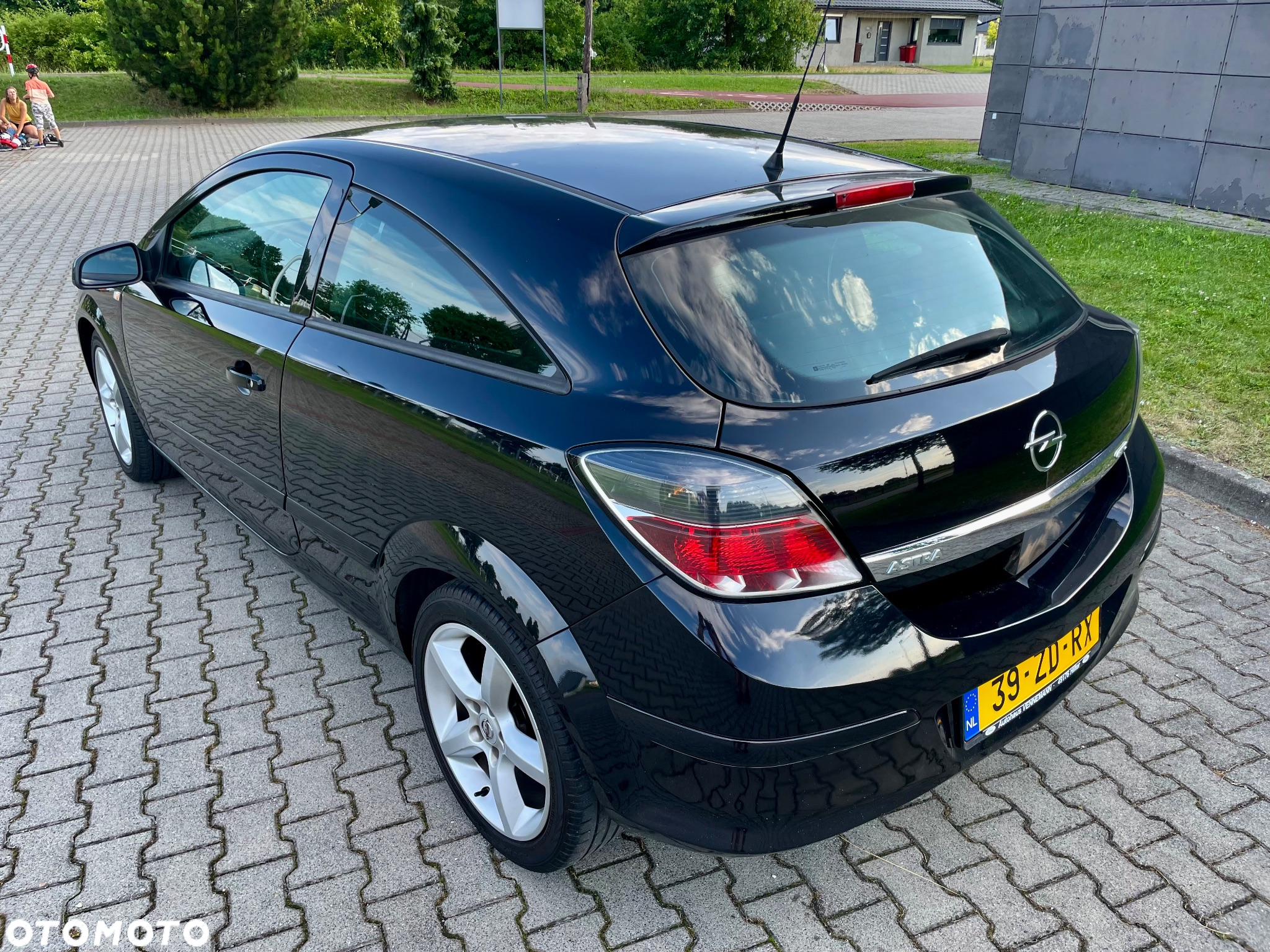 Opel Astra III GTC 1.6 Sport - 3