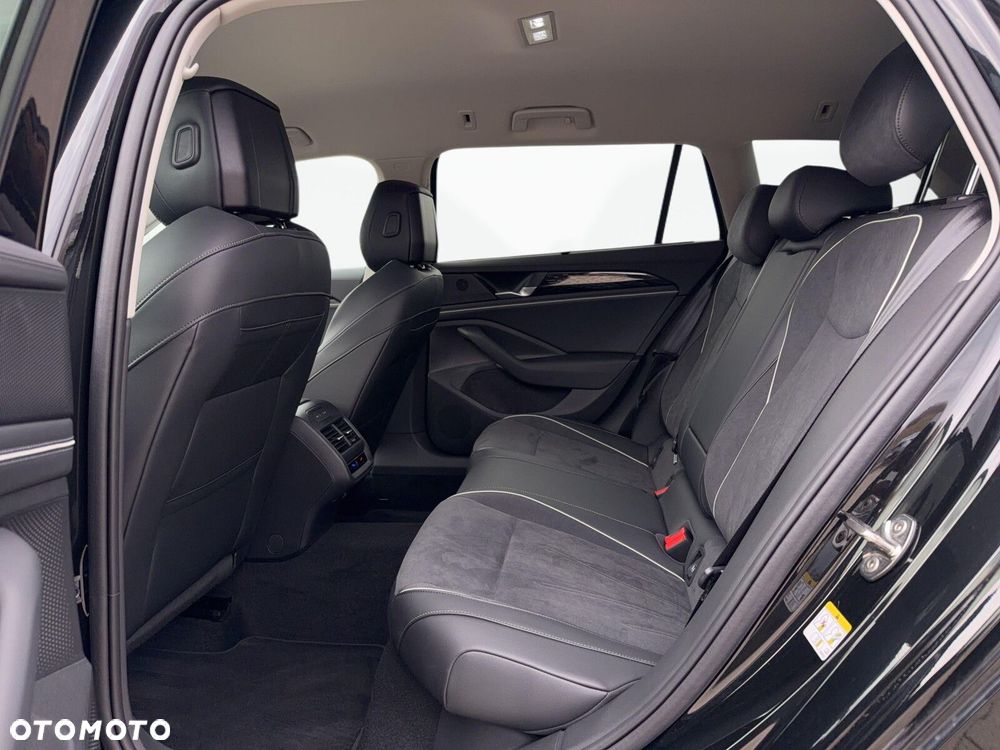 Volkswagen Passat Variant 2.0 TDI EVO Elegance DSG - 13