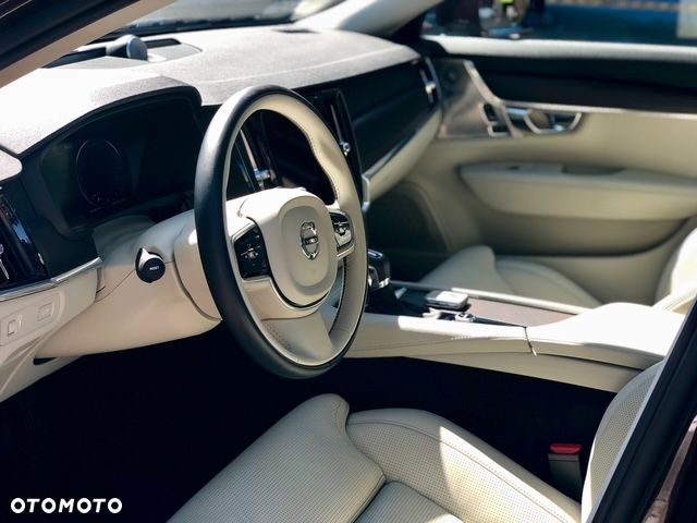 Volvo V90 D5 SCR AWD Momentum Pro - 5