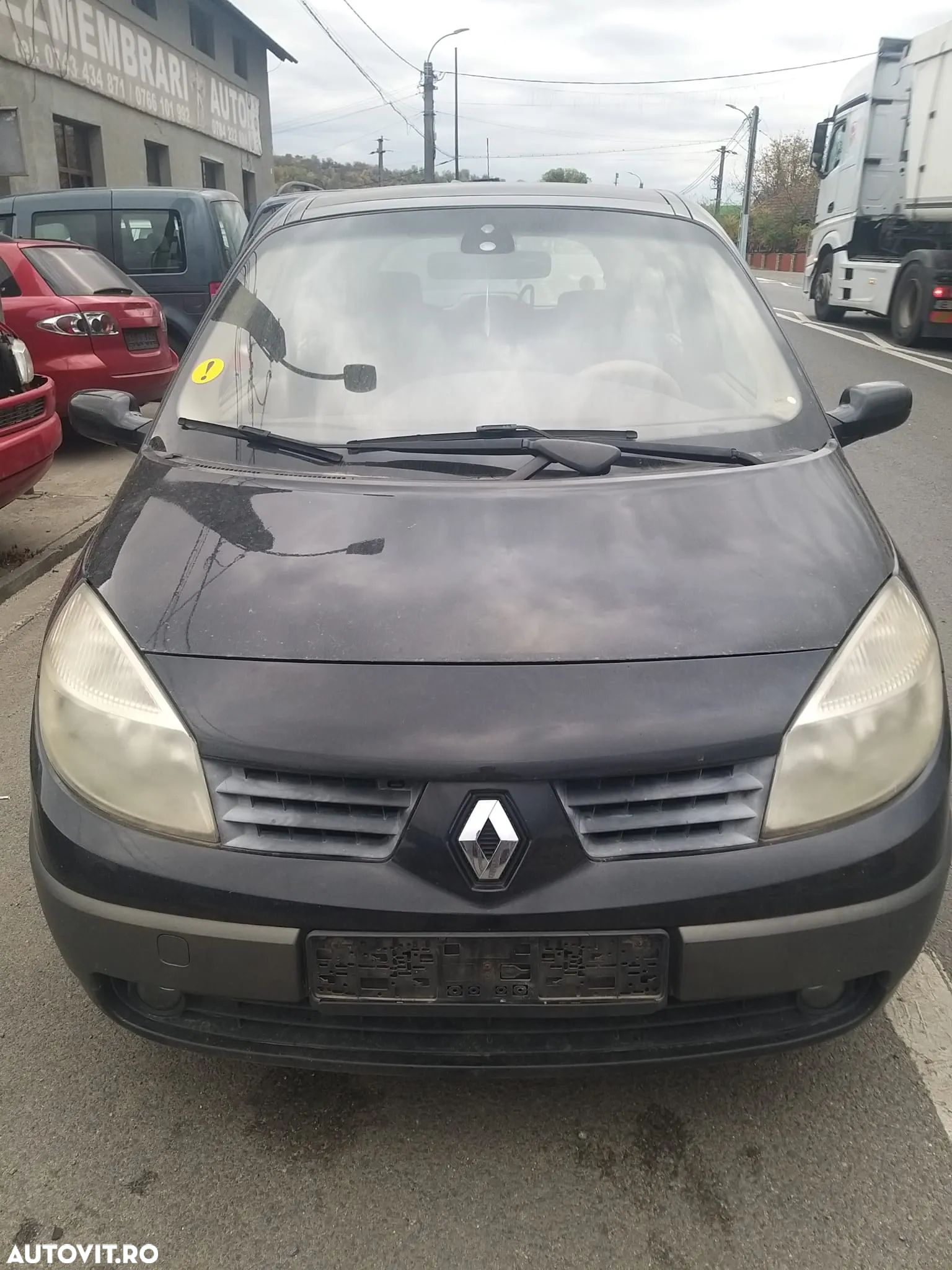 Dezmembram Renault Megane Scenic din 2005, 1.9 Diesel, Cod motor: F9Q E8 04, Negru - 1