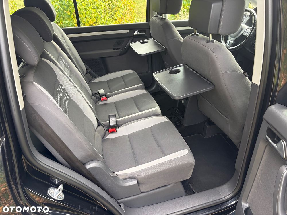 Volkswagen Touran - 28