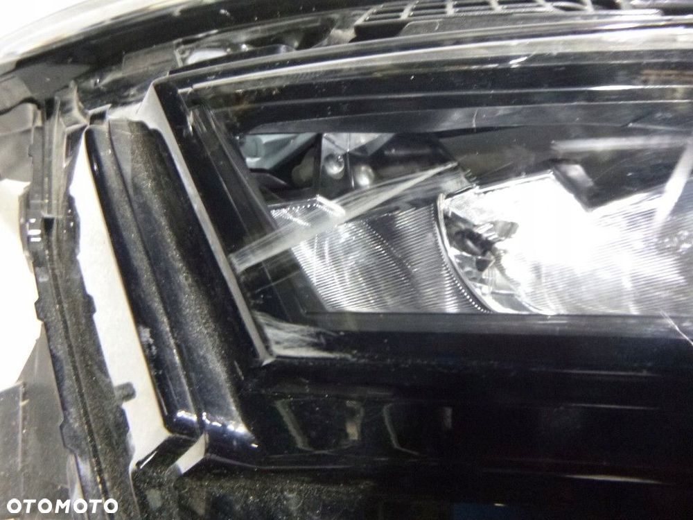 Nissan Qashqai Reflektor Prawy 100-8D02G - 3