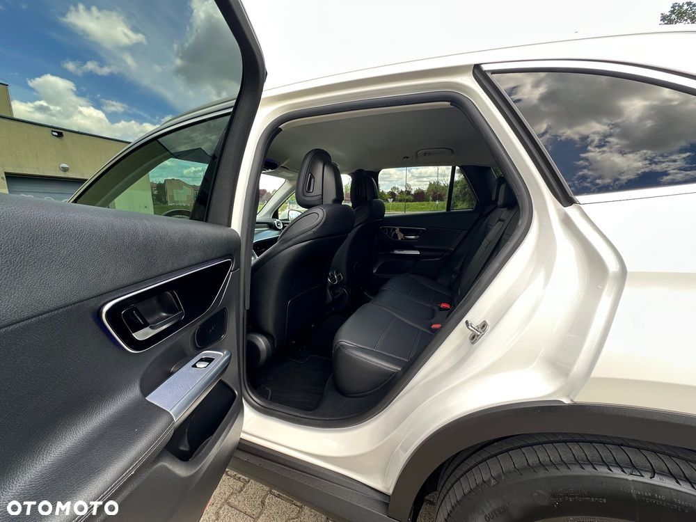 Mercedes-Benz GLC 220 d 4Matic 9G-TRONIC AMG Line Advanced - 25
