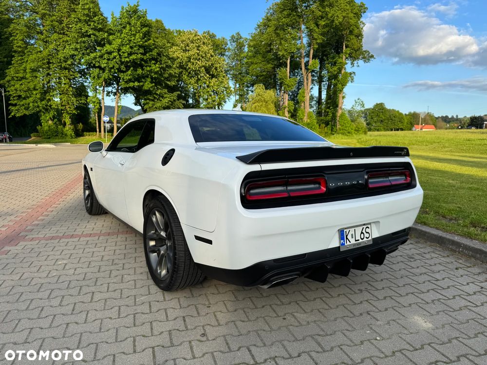 Dodge Challenger 6.4 Scat Pack - 6