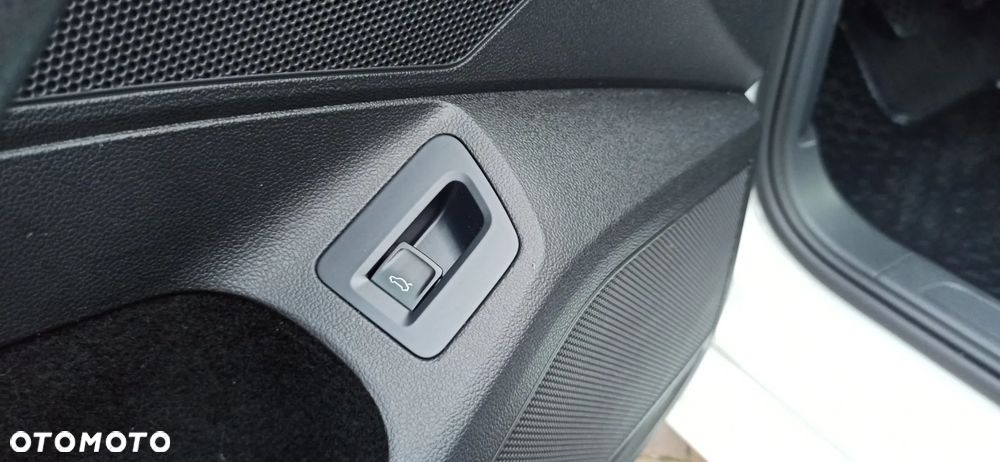 Volkswagen Passat - 25