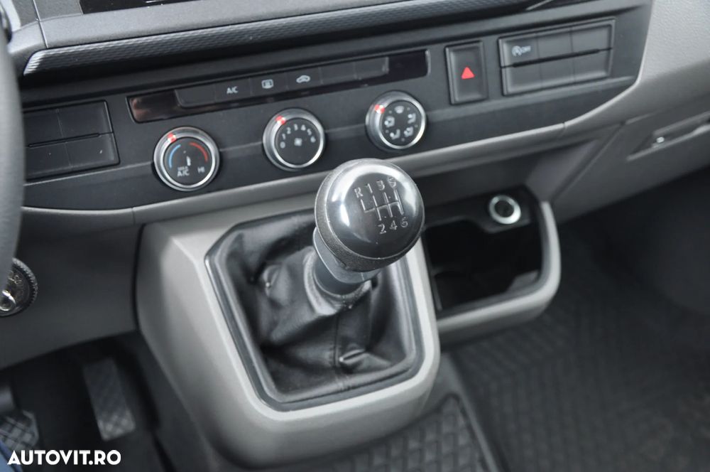 Volkswagen Transporter - 16