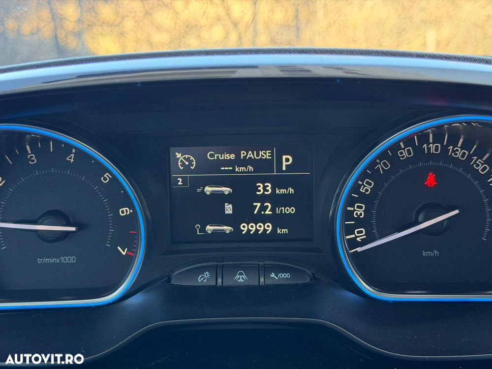 Peugeot 2008 1.2 PureTech Turbo EAT6 S&S Allure - 28