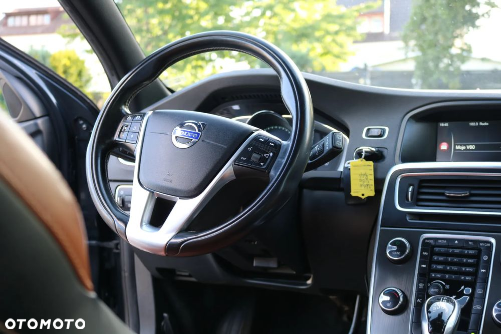 Volvo V60 D5 AWD Geartronic RDesign - 2