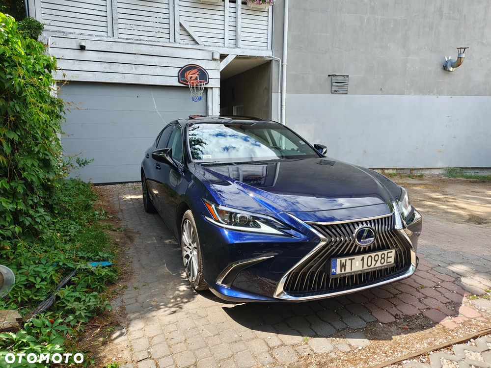 Lexus ES 300h Business Edition + - 2