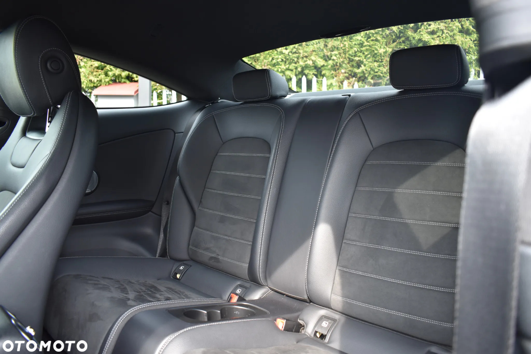 Mercedes-Benz Klasa C 300 9G-TRONIC - 35