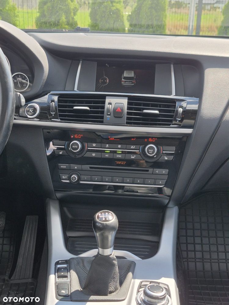 BMW X1 xDrive18d Sport Line - 35