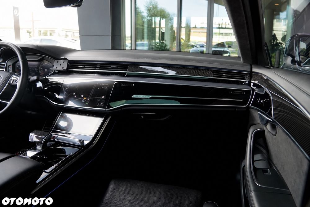 Audi S8 - 11