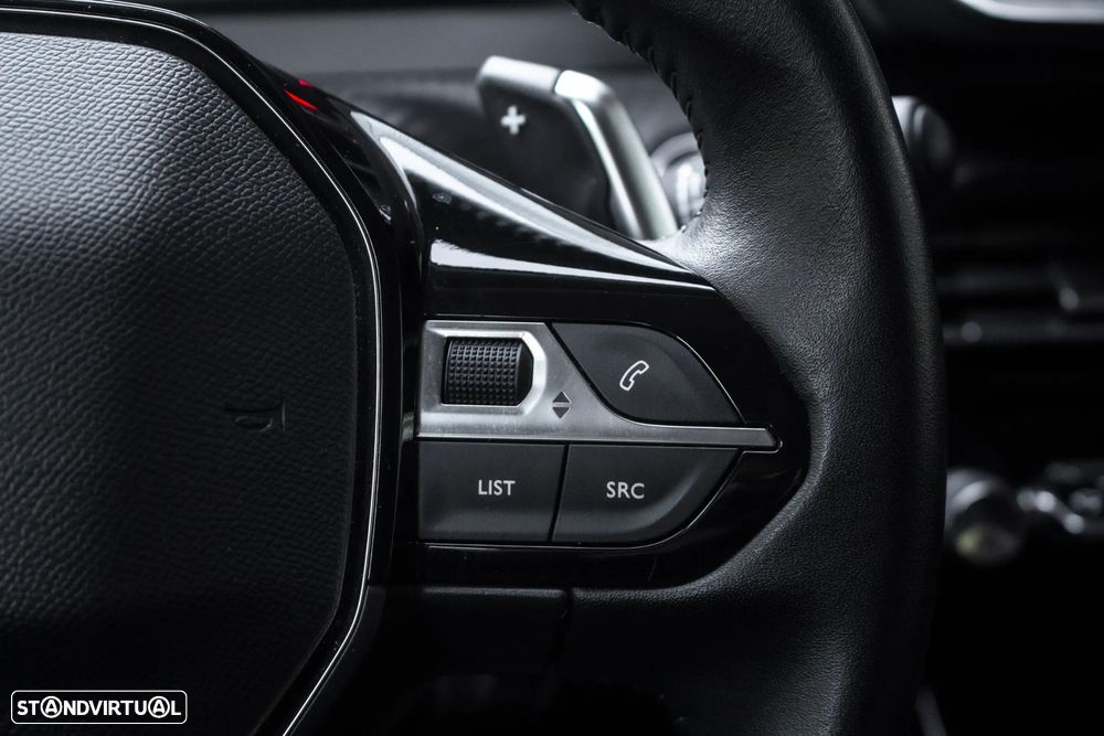 Peugeot 2008 1.2 PureTech Allure EAT8 - 14