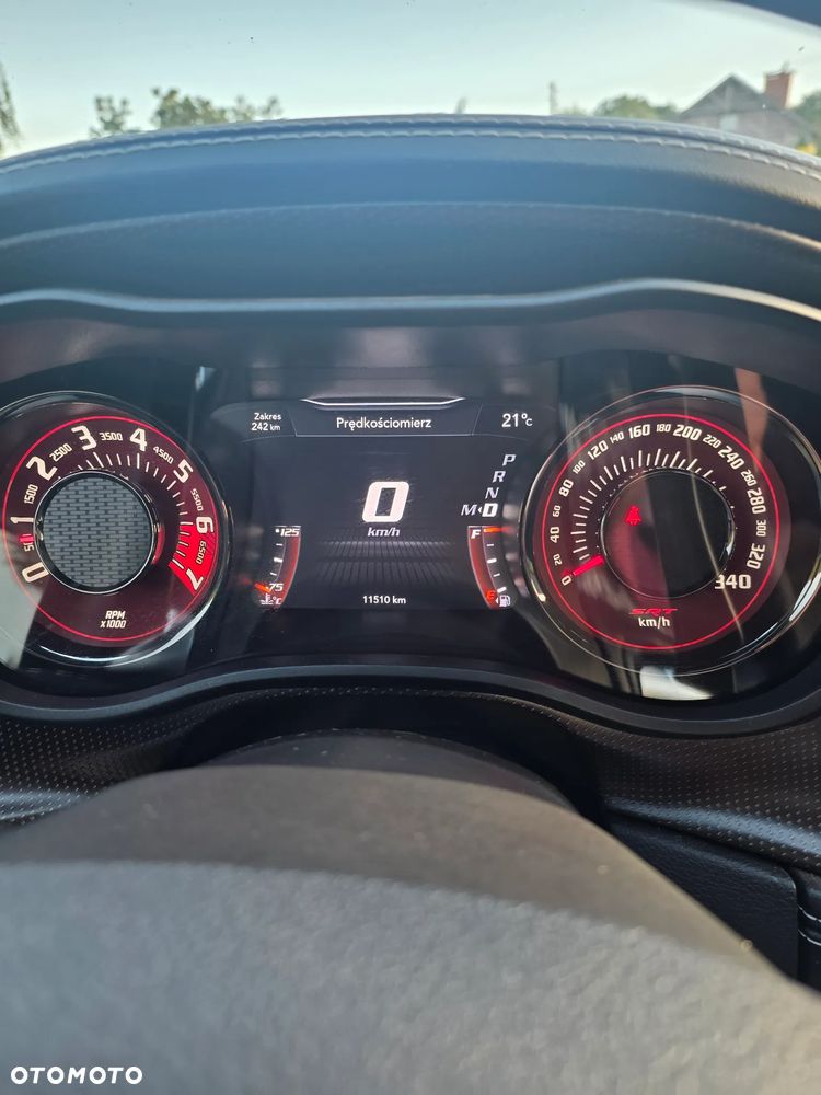 Dodge Challenger 6.2 Hellcat - 11