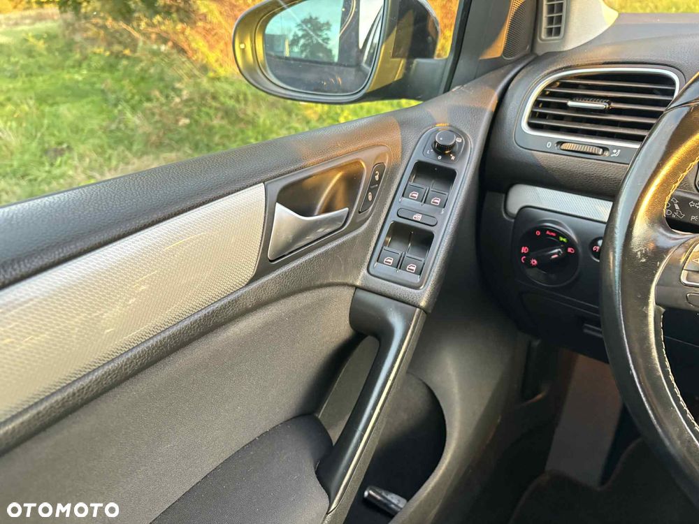 Volkswagen Golf 1.2 TSI MATCH - 16