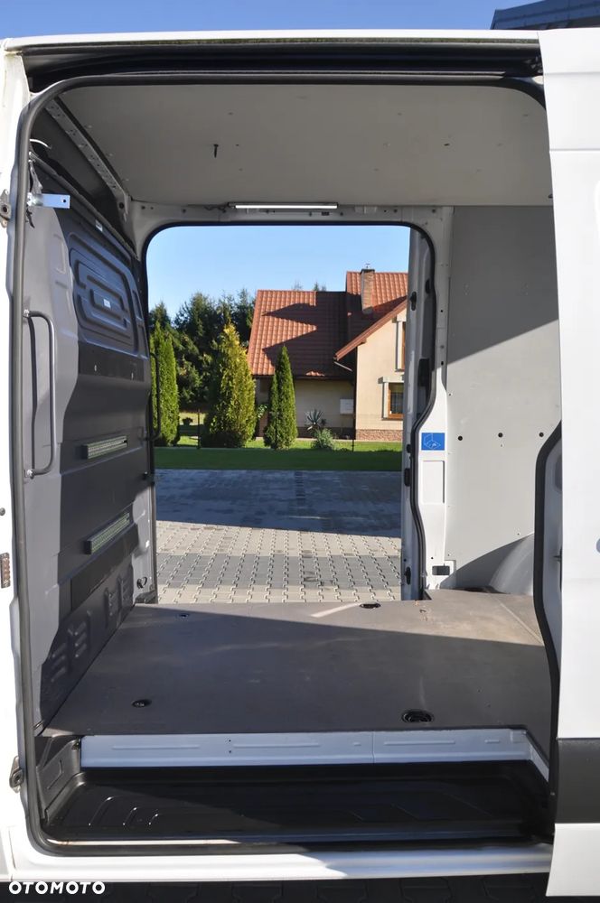 Mercedes-Benz SPRINTER 317 - 32