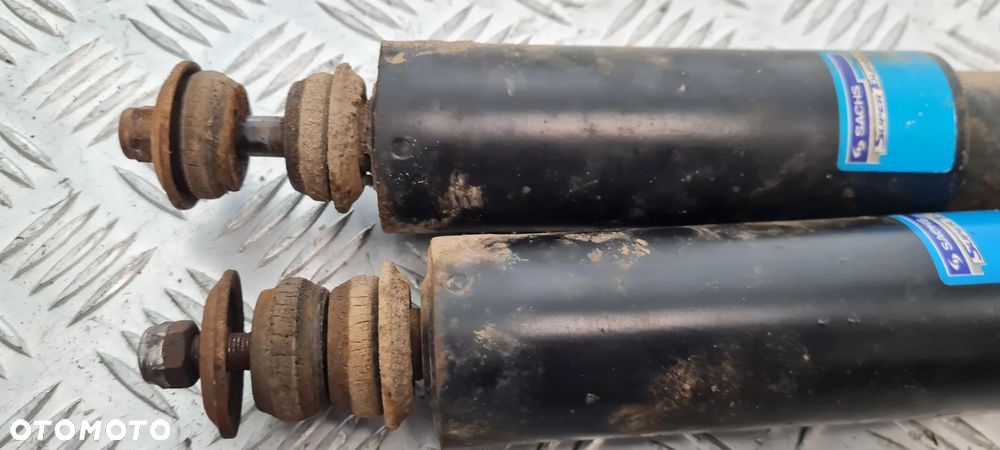 Nissan Terrano II Amortyzatory Przód Tył - 7