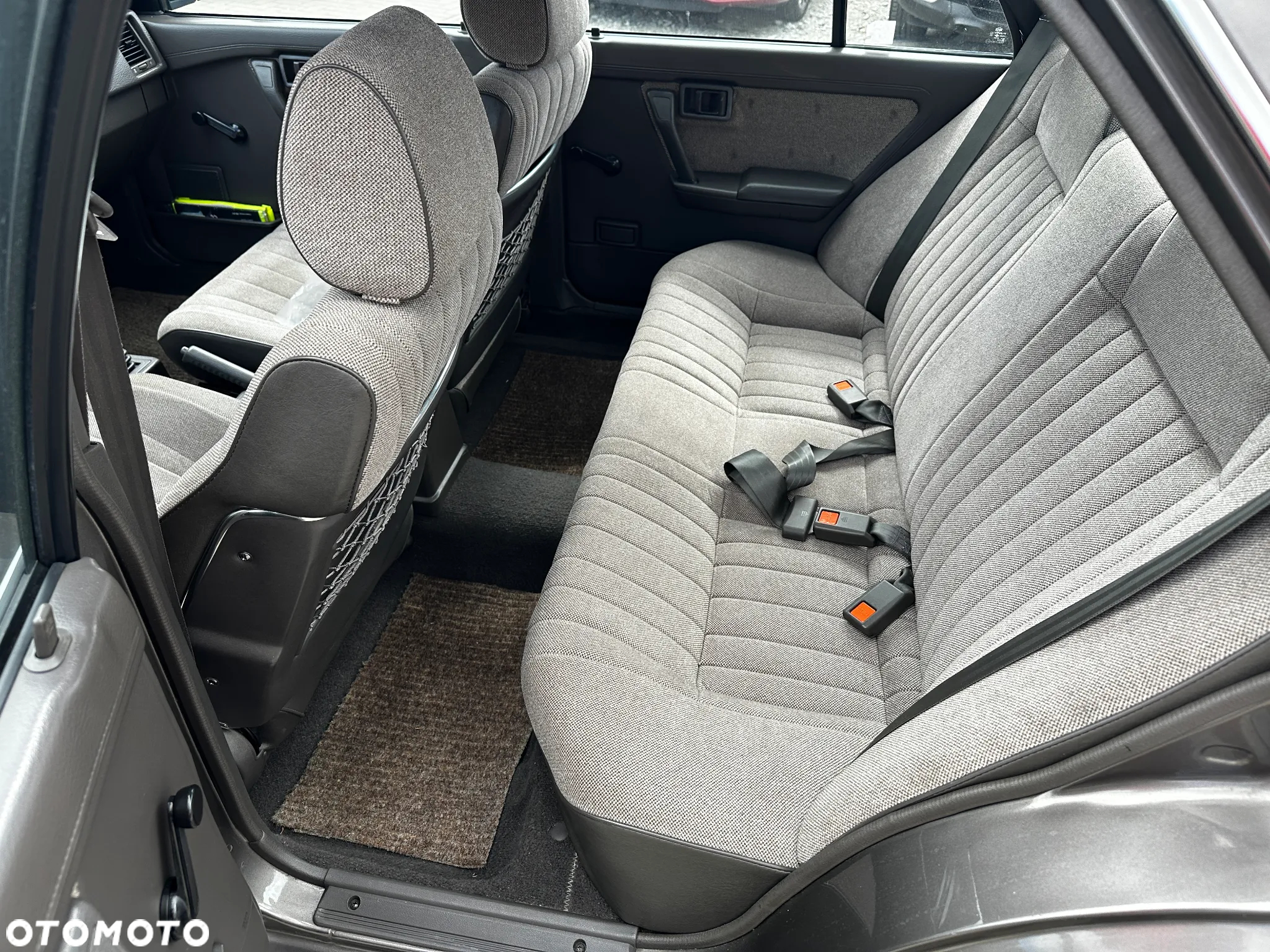 Nissan Bluebird - 17
