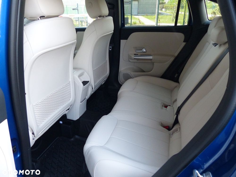 Mercedes-Benz GLA 200 d Progressive 8G-DCT - 18
