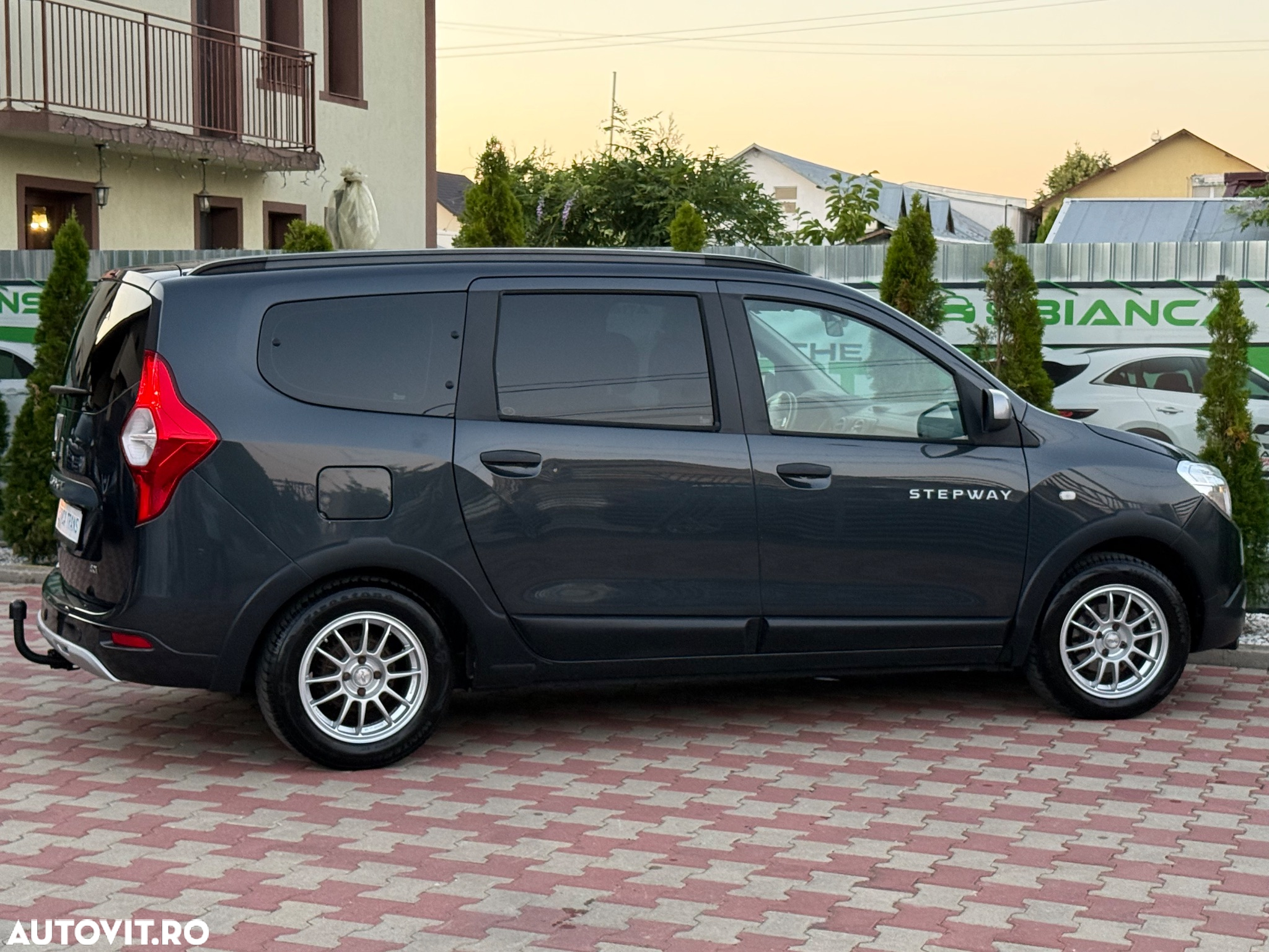 Dacia Lodgy 1.5 dCi Stepway - 4