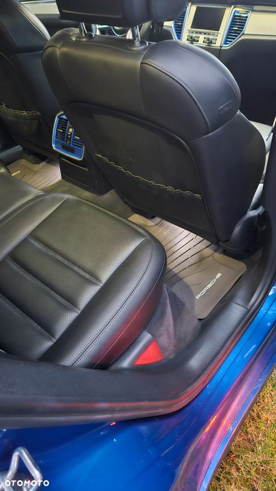 Porsche Macan Turbo PDK - 21