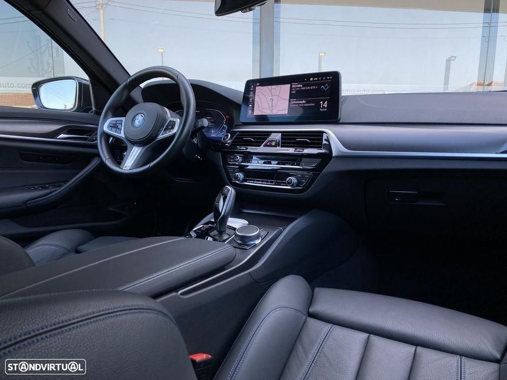 BMW 520 e Pack M - 12