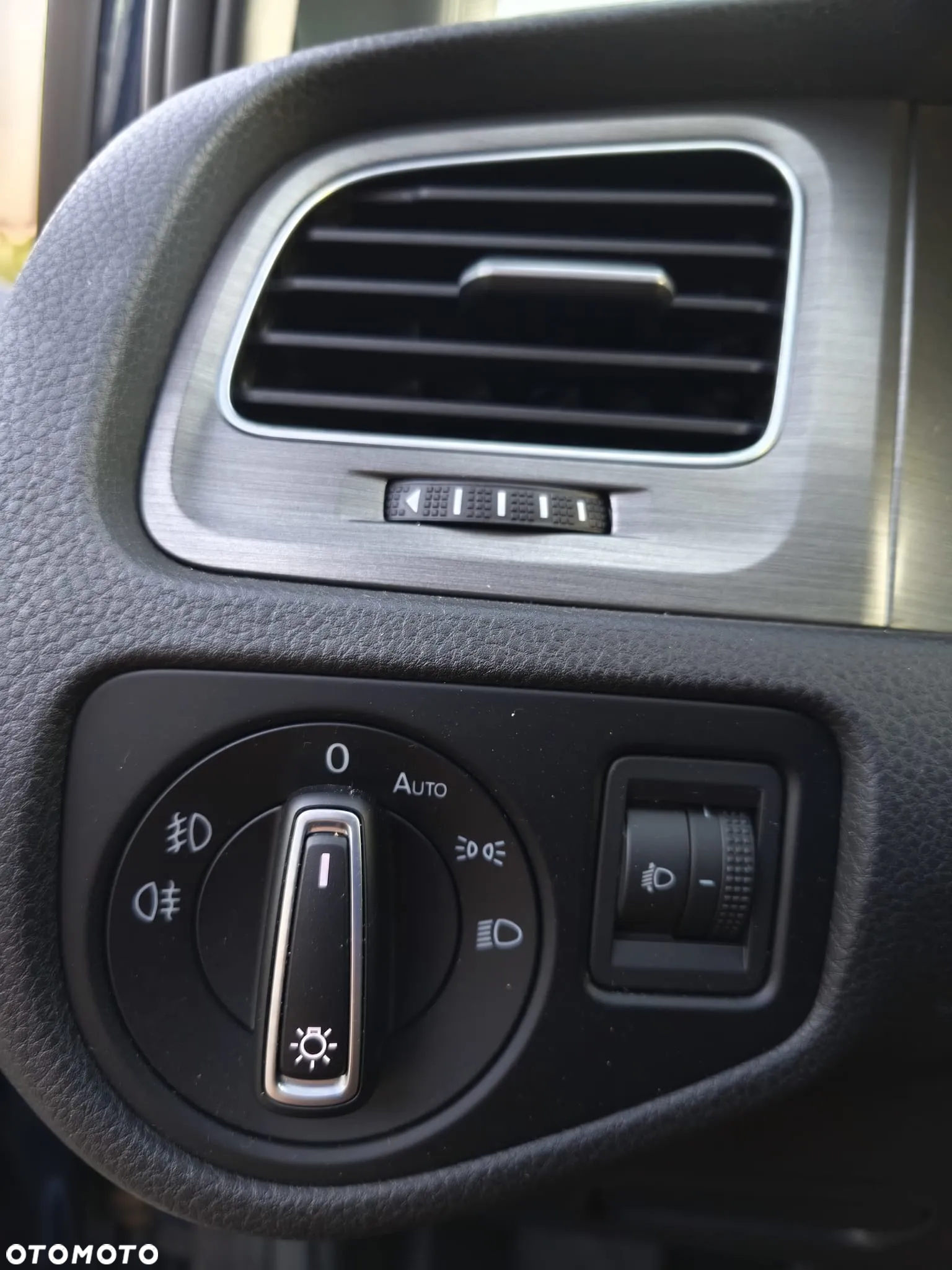 Volkswagen Golf VII 1.4 TSI BMT Comfortline - 26