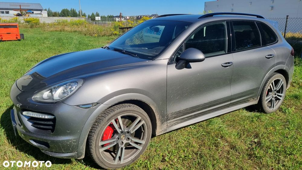 Porsche Cayenne Turbo - 2