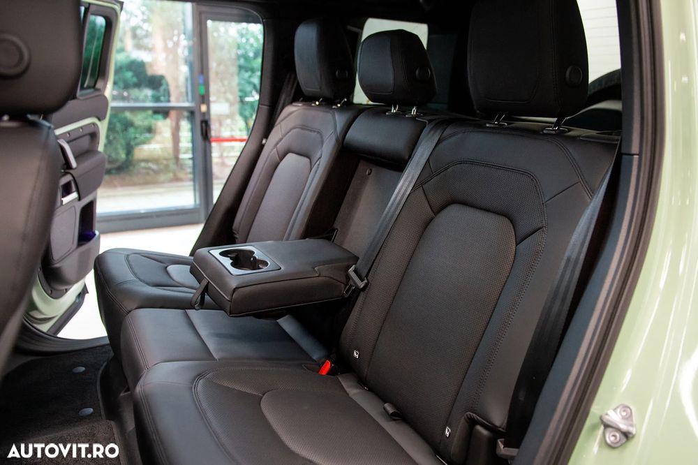 Land Rover Defender 110 2.0 P404 PHEV - 8