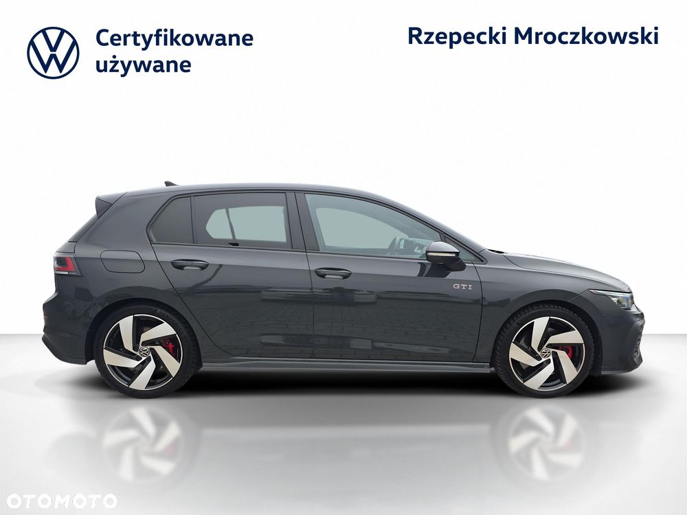 Volkswagen Golf - 8