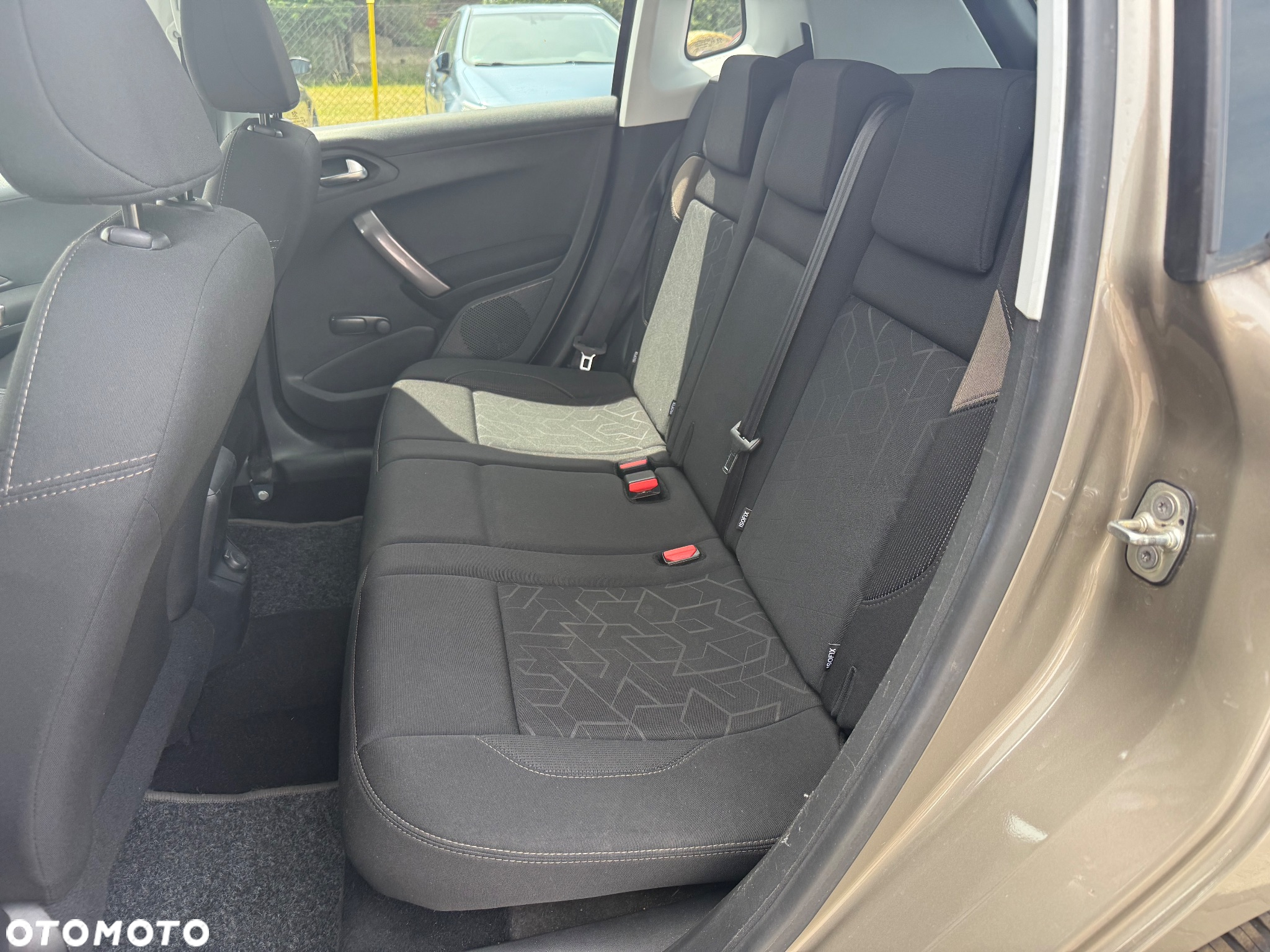 Peugeot 2008 1.2 Pure Tech Access EU6 - 17