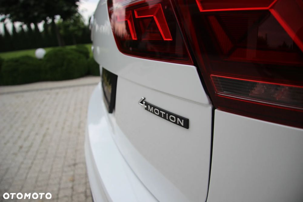 Volkswagen Tiguan 2.0 TDI SCR 4MOTION DSG R-Line - 25