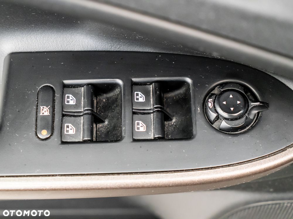 Alfa Romeo Giulietta 1.4 TB MultiAir Exclusive TCT - 14