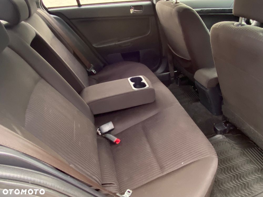 Mitsubishi Lancer - 18