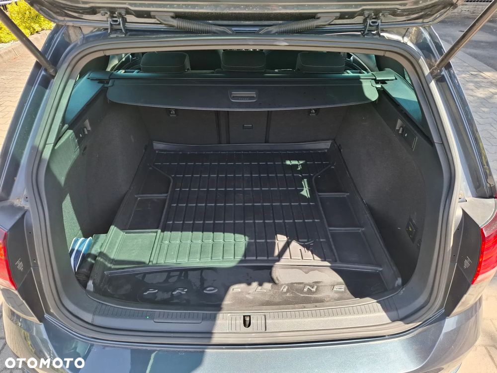 Volkswagen Golf - 28