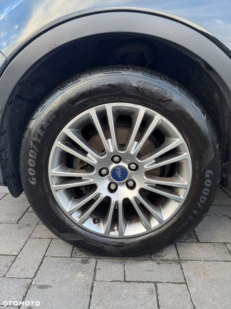 Ford Kuga - 20