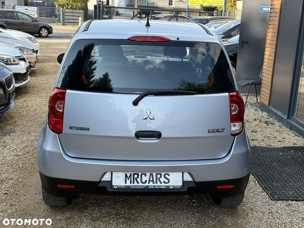 Mitsubishi Colt - 5