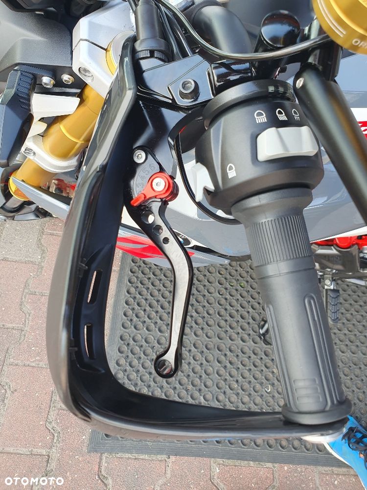 BMW G - 18