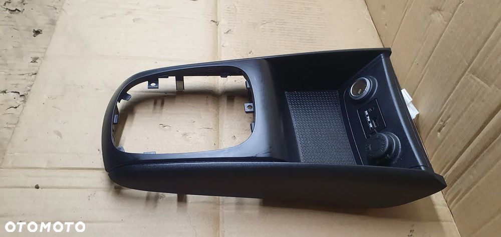 Tunel środkowy osłona tunelu USB AUX Hyundai I30 I 84651-2R041 - 4