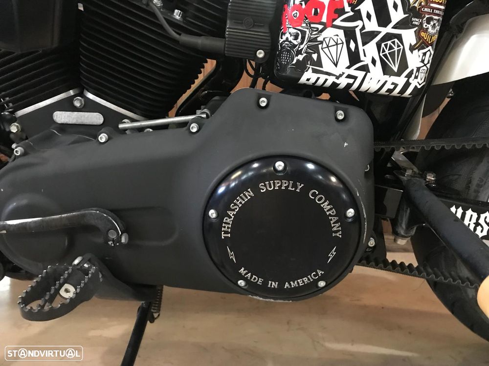 Harley-Davidson Dyna Street Bob Club Style - 4