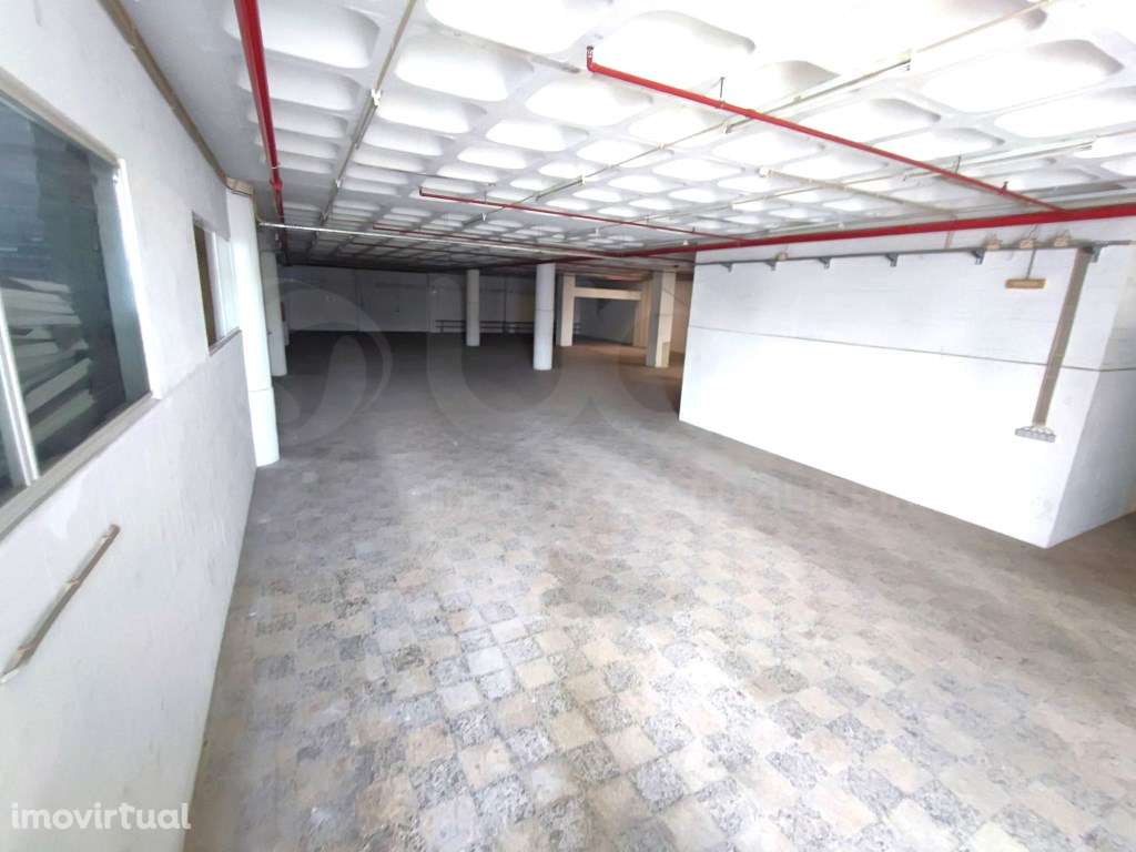 PRIOR VELHO - Edifício Armazém com 4.830 m², composto por 5 Pisos, ... - Grande imagem: 3/12