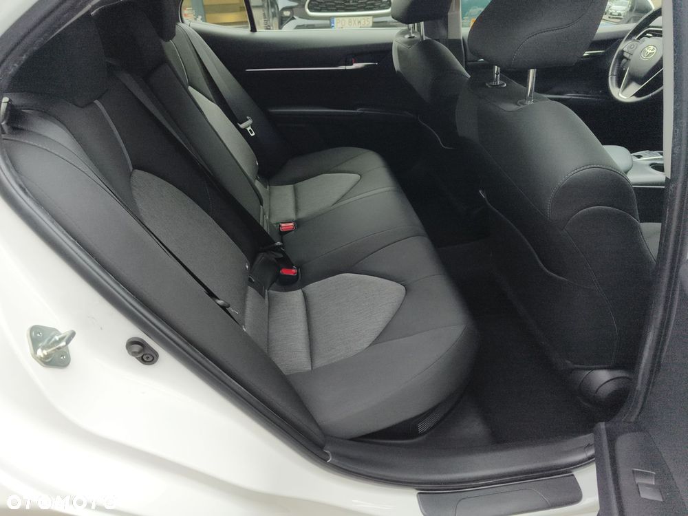 Toyota Camry 2.5 Hybrid Comfort CVT - 10