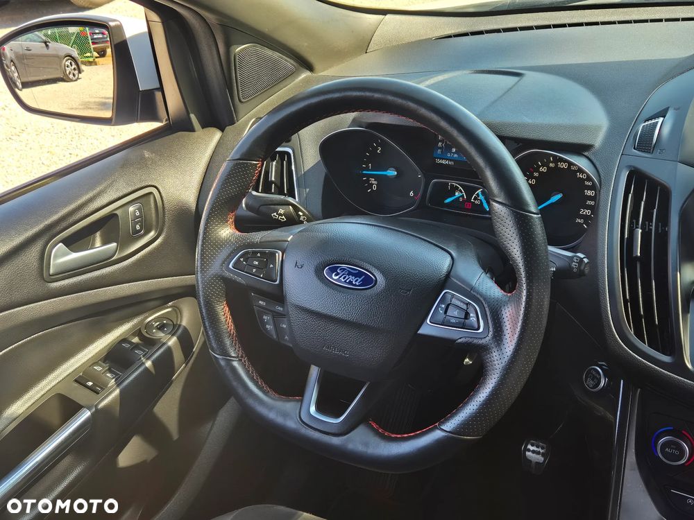 Ford Kuga 2.0 TDCi 4x4 ST-Line - 27