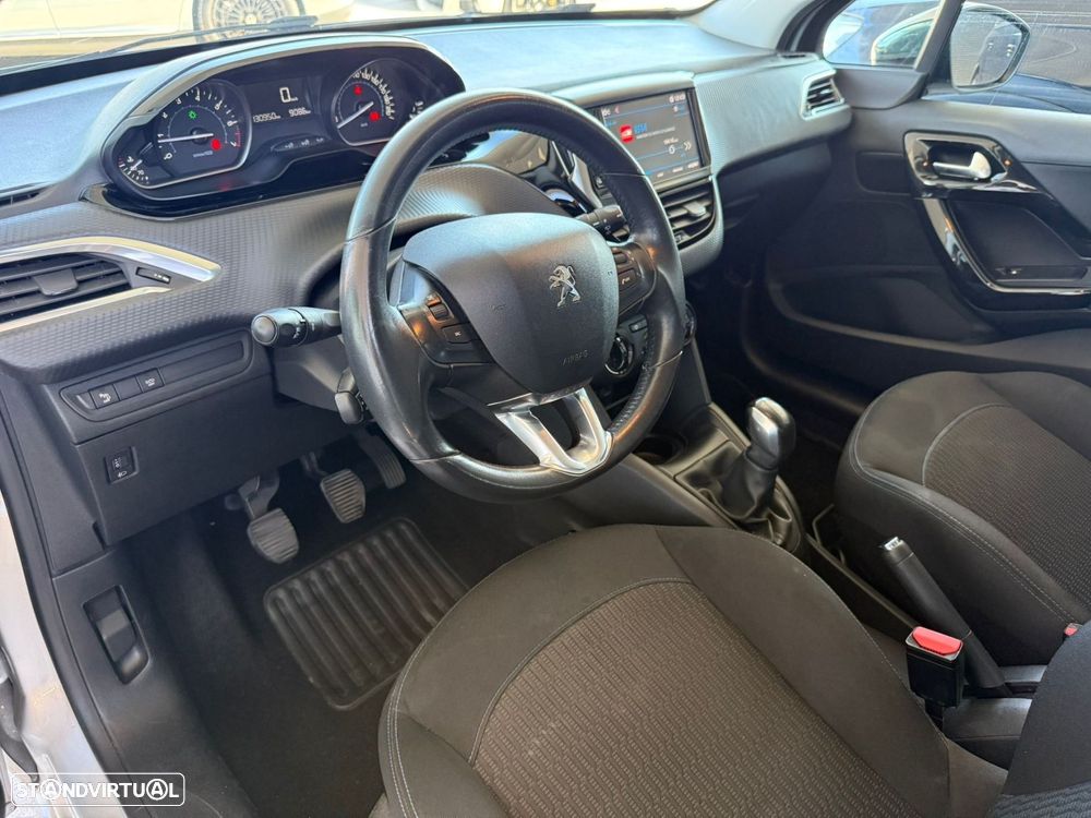Peugeot 208 1.2 PureTech Style - 12