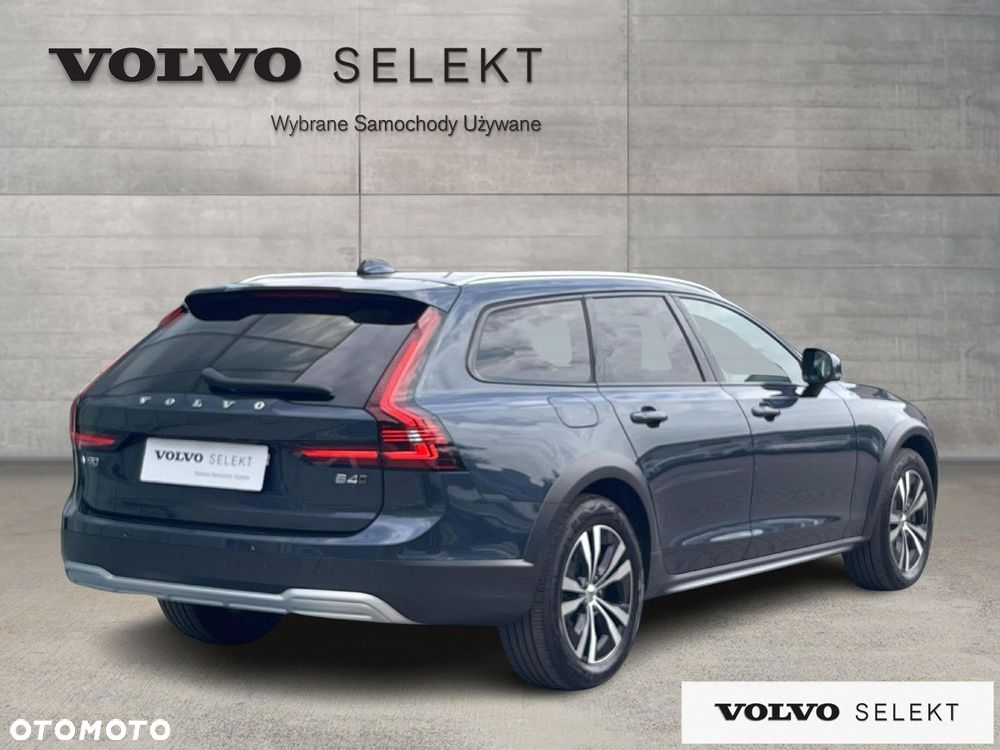 Volvo V90 Cross Country - 9