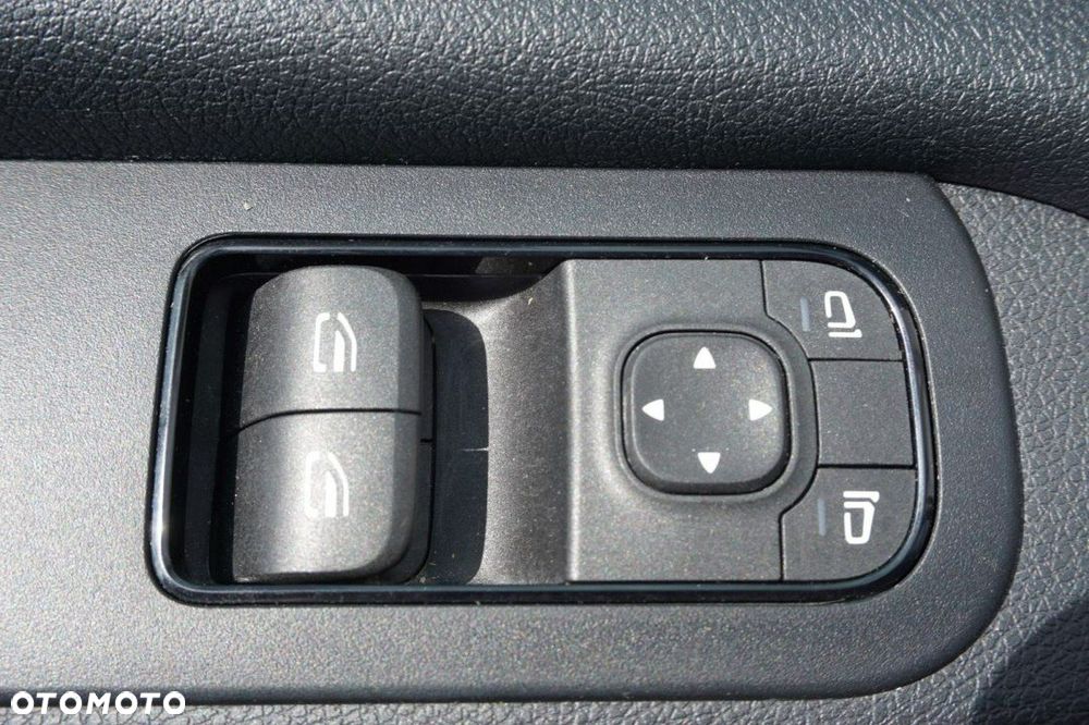 Mercedes-Benz Sprinter - 13