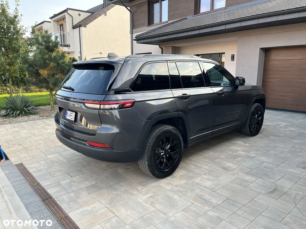 Jeep Grand Cherokee - 13
