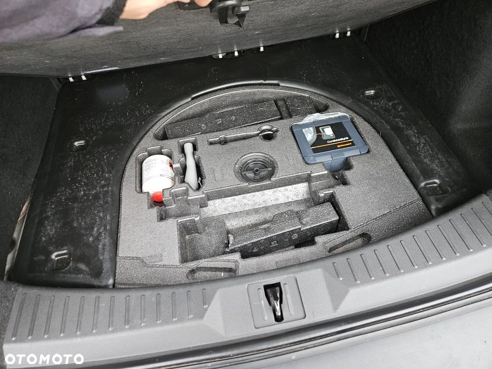 Ford Kuga 2.0 TDCi 2x4 Titanium - 13